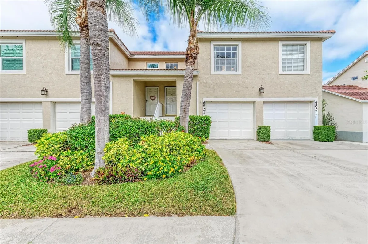 Property Slideshow image 1 of 75 | 6821 fairview ter # 6821, Bradenton, FL, 34203