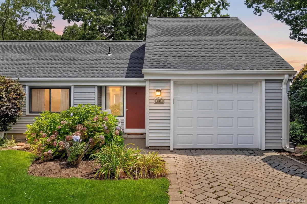 Property Slideshow image 1 of 31 | 88 heritage hls b, Somers, NY, 10589