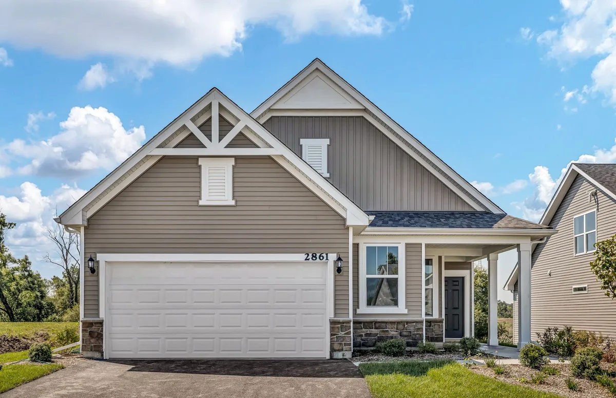 Property Slideshow image 1 of 12 | 2813 spring cir s, Lindenhurst, IL, 60046