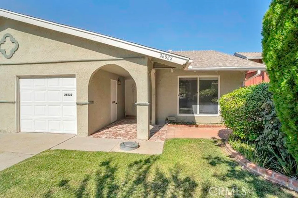 Property Slideshow image 1 of 27 | 26822 avenue of the oaks, Newhall, CA, 91321