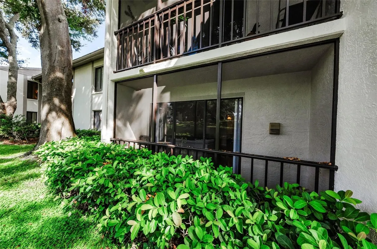 Property Slideshow image 1 of 27 | 2575 pine ridge way e1, Palm Harbor, FL, 34684