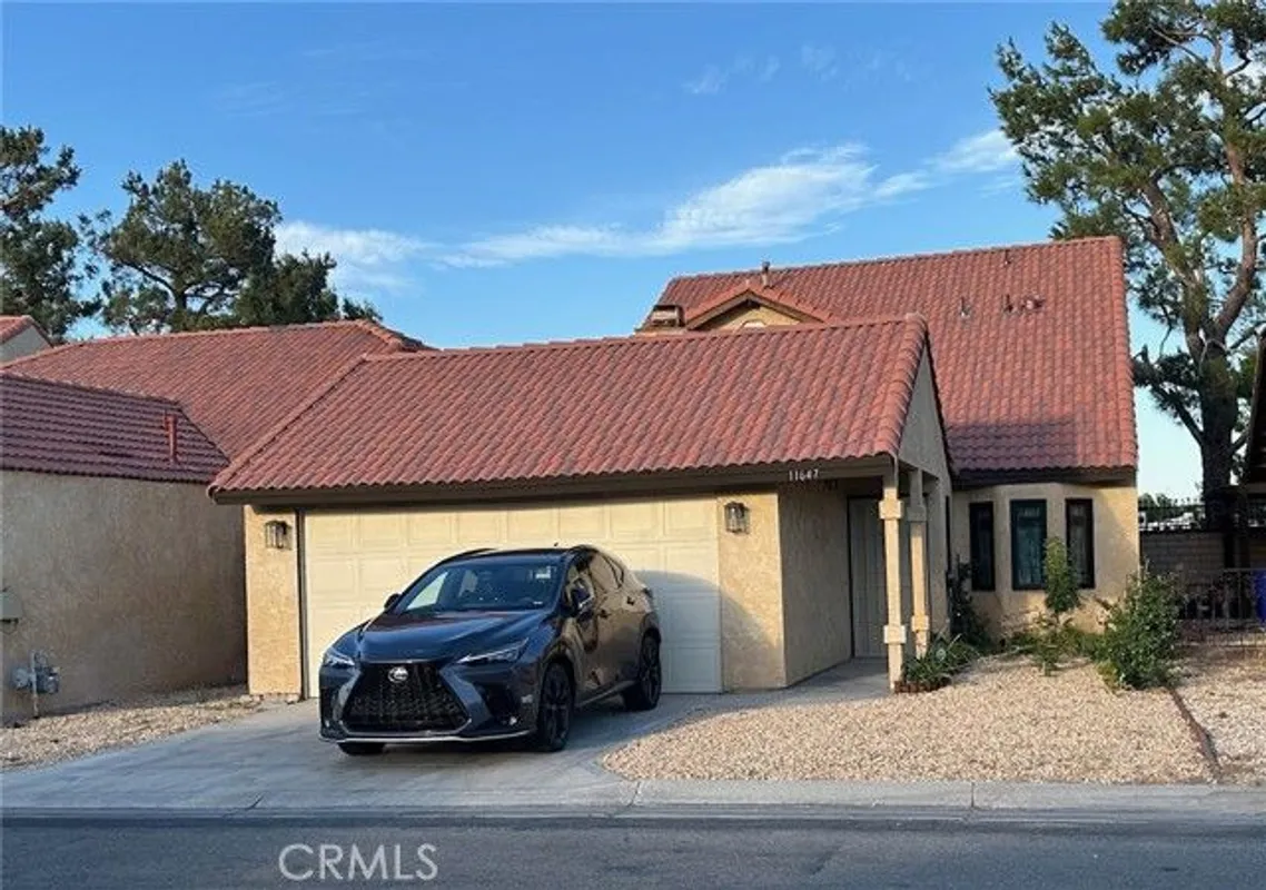 Property Slideshow image 1 of 6 | 11647 pepper ln, Apple Valley, CA, 92308