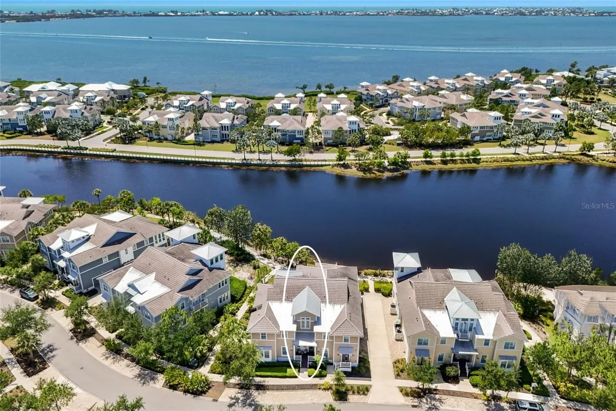 Property Slideshow image 1 of 67 | 258 sapphire lake dr 202, Bradenton, FL, 34209