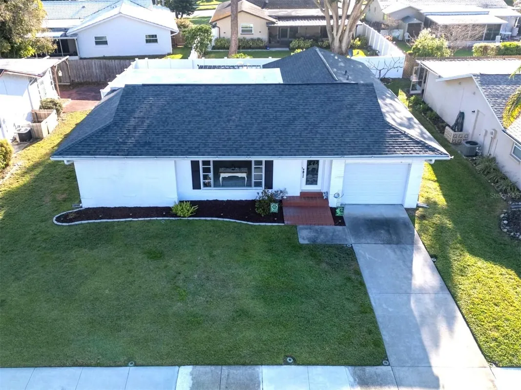 Property Slideshow image 1 of 59 | 811 helmsman way, Palm Harbor, FL, 34685