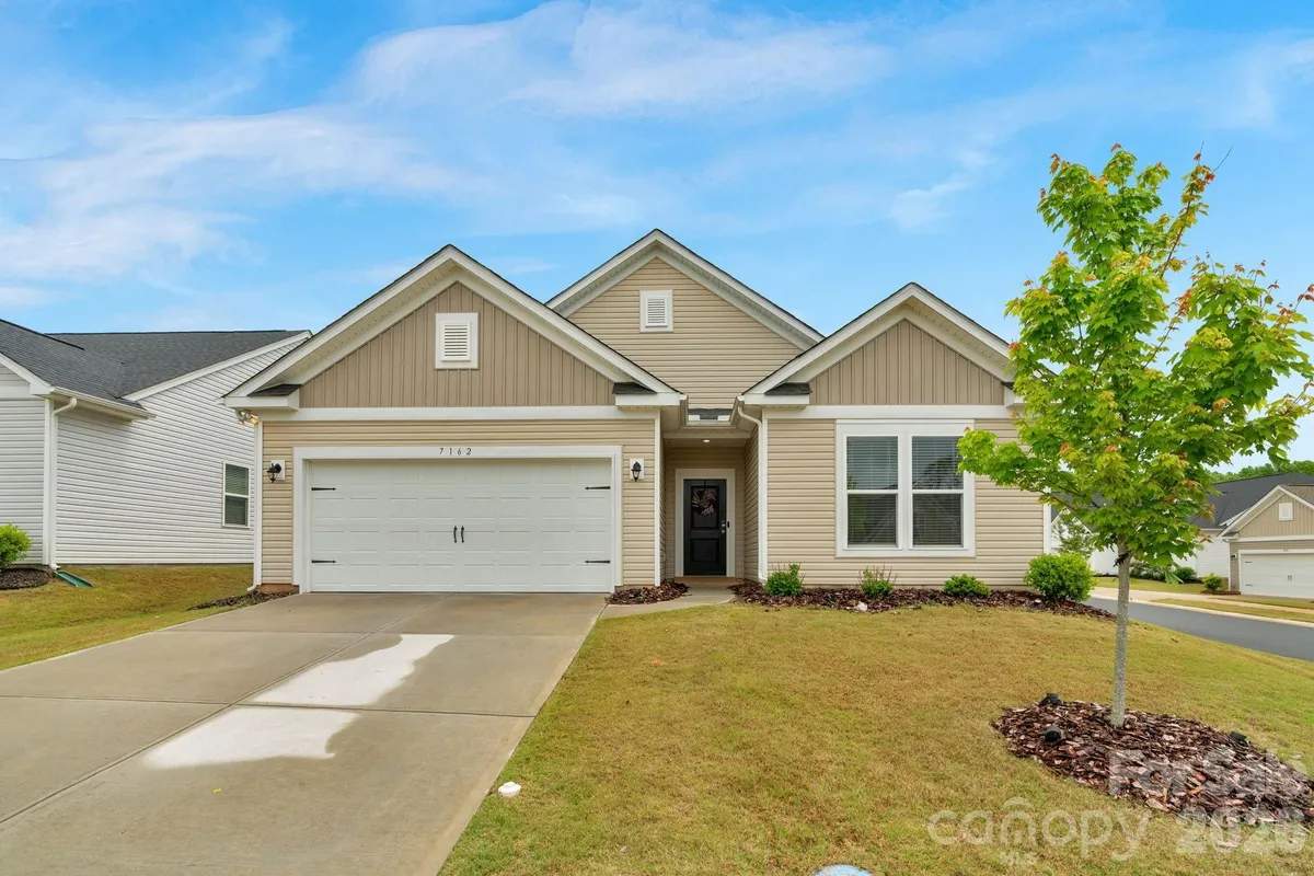 Property Slideshow image 1 of 45 | 7162 indigo way, Denver, NC, 28037