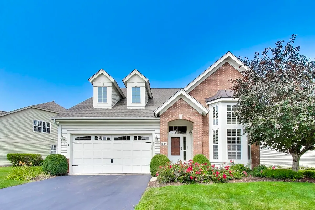 Property Slideshow image 1 of 29 | 1694 havenshire rd, Aurora, IL, 60505
