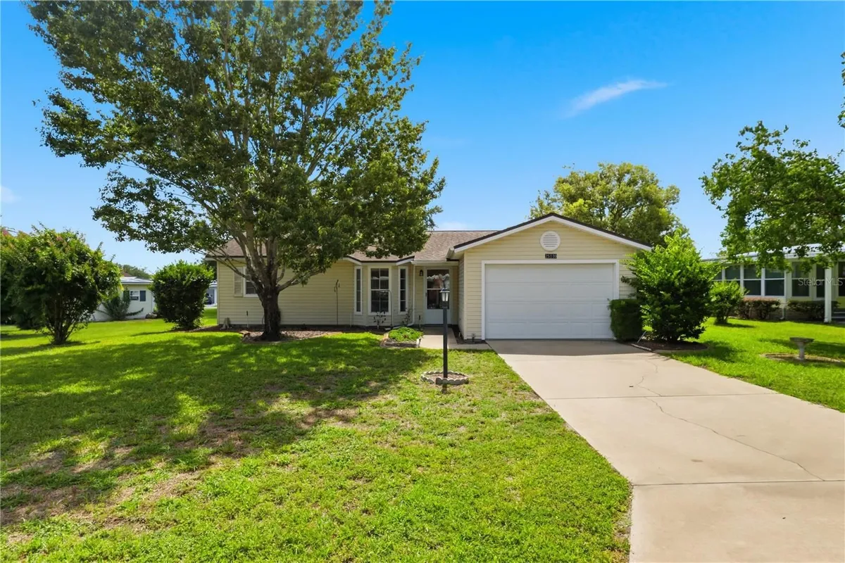 Property Slideshow image 1 of 33 | 25110 bellevue, Leesburg, FL, 34748
