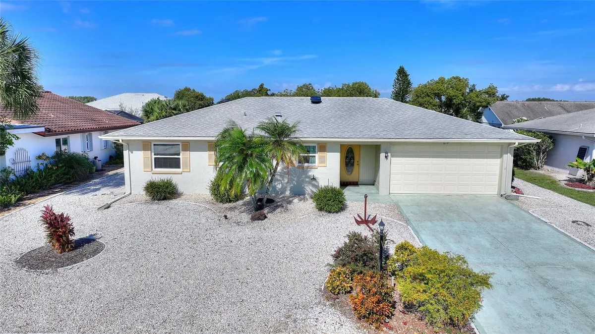 Property Slideshow image 1 of 49 | 679 fort duquesna dr, Sun City Center, FL, 33573