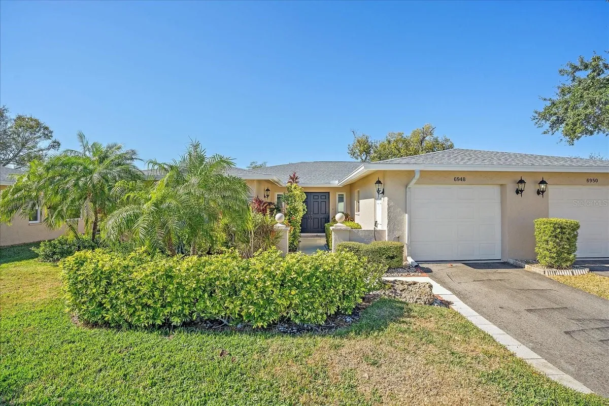 Property Slideshow image 1 of 33 | 6948 w country club dr n # v-81, Sarasota, FL, 34243