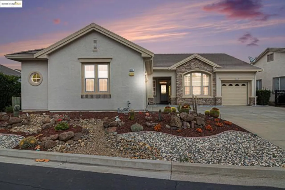 Property Slideshow image 1 of 40 | 1951 desert gold pl, Brentwood, CA, 94513