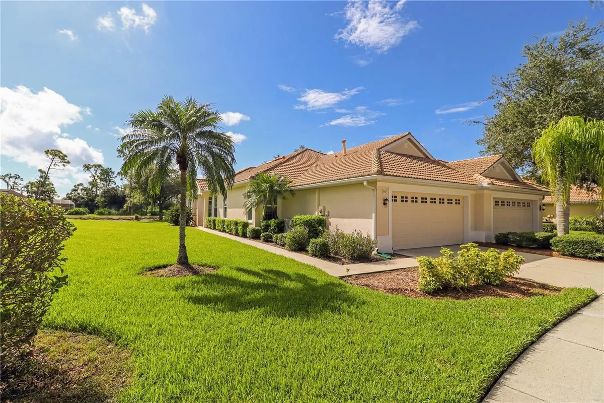 Property Slideshow image 1 of 28 | 5107 whispering oaks dr, North Port, FL, 34287