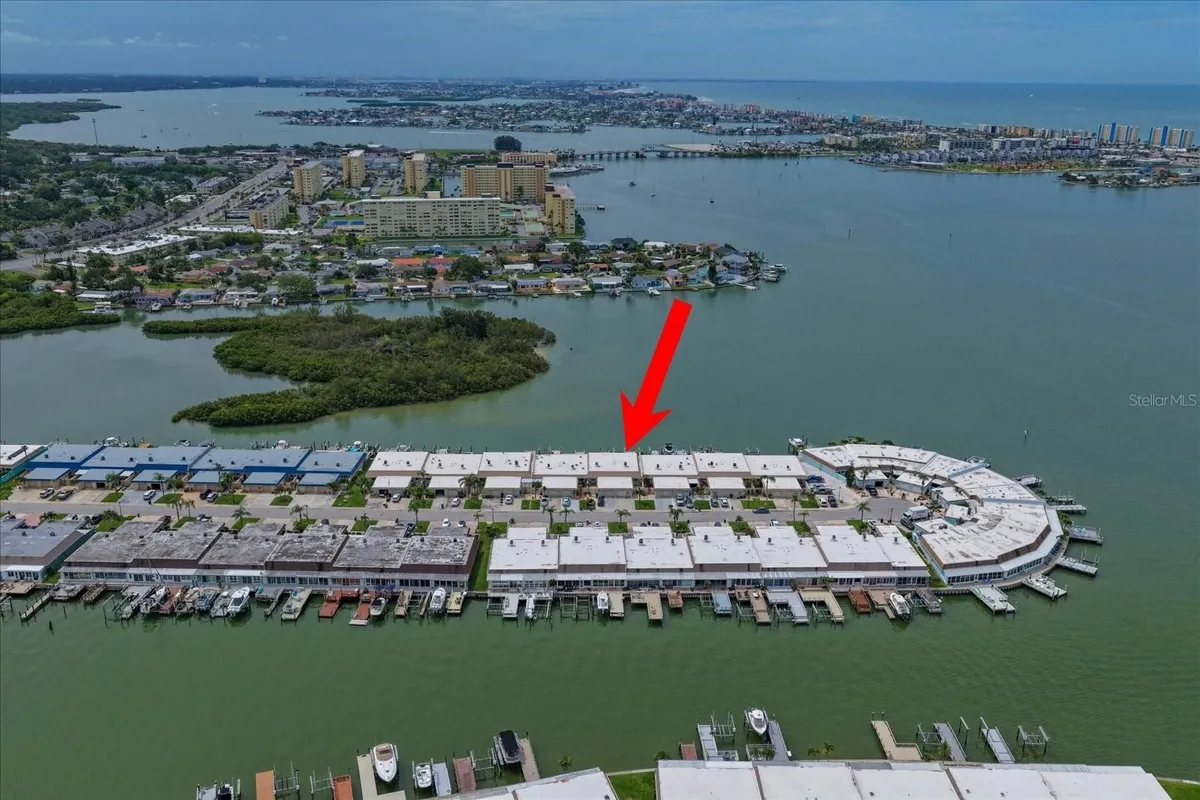 Property Slideshow image 1 of 49 | 580 boca ciega point blvd 1, St Petersburg, FL, 33708