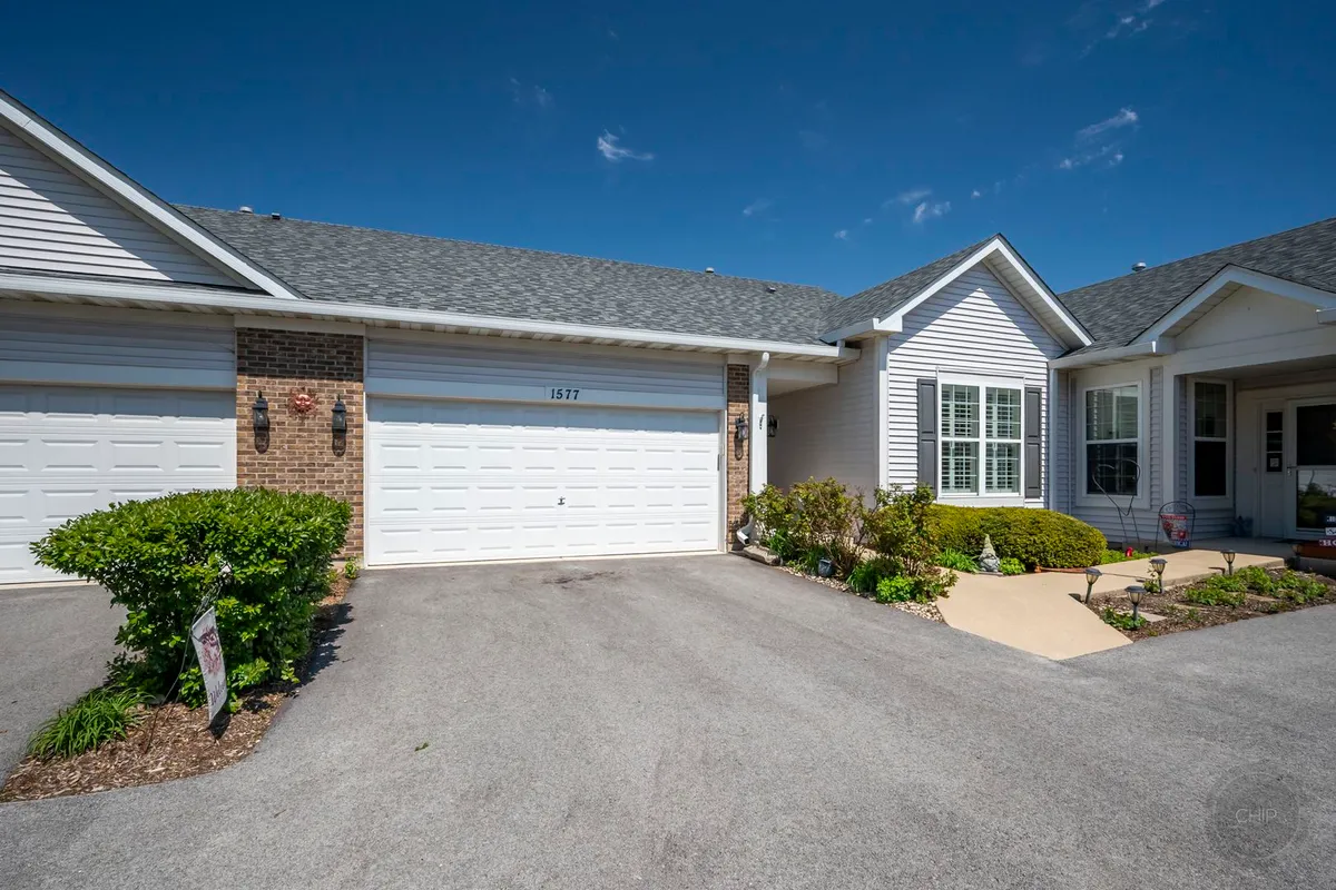 Property Slideshow image 1 of 1 | 1577 w ludington cir, Romeoville, IL, 60446