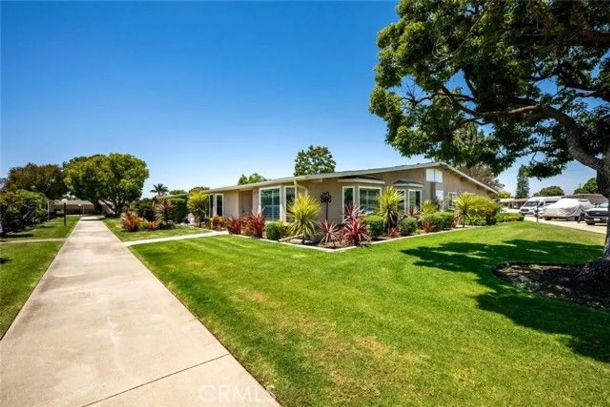 Property Slideshow image 1 of 42 | 1800 sunningdale rd 18a, Seal Beach, CA, 90740