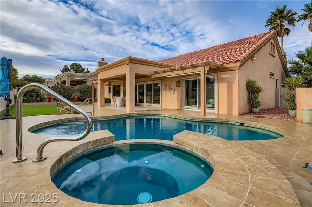 Property Slideshow image 1 of 32 | 9101 villa ridge dr, Las Vegas, NV, 89134