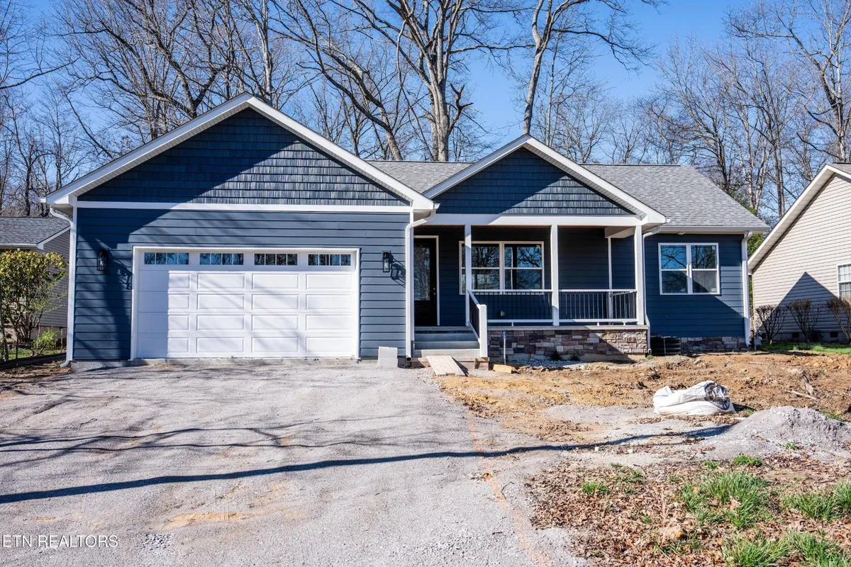 Property Slideshow image 1 of 17 | 114 britton ln, Crossville, TN, 38558