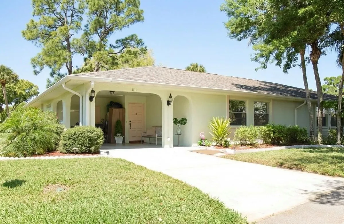 Property Slideshow image 1 of 17 | 1111 harefield cir 62, Sun City Center, FL, 33573