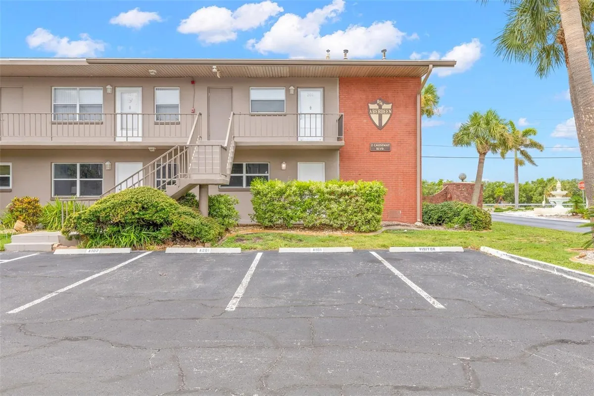 Property Slideshow image 1 of 27 | 2 causeway blvd 101, Dunedin, FL, 34698