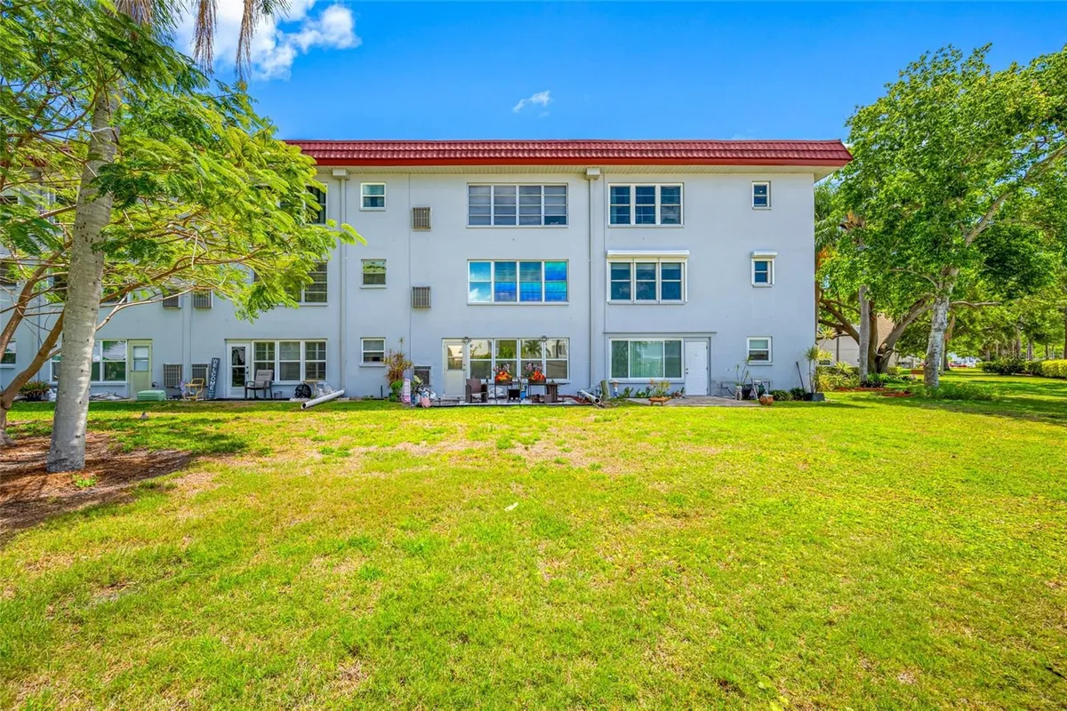 Property Slideshow image 1 of 39 | 5660 80th st n unit d207, St Petersburg, FL, 33709