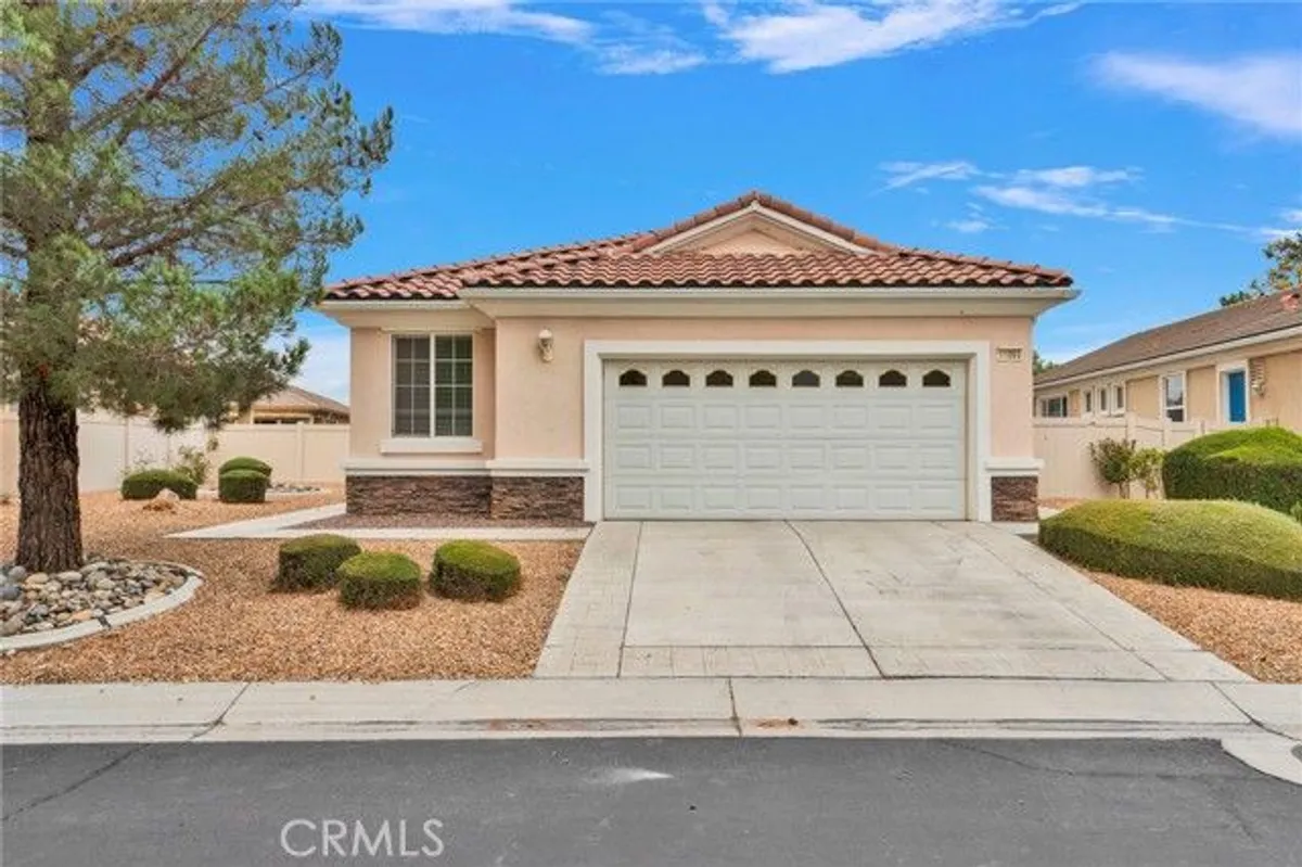 Property Slideshow image 1 of 40 | 11063 semmering ct, Apple Valley, CA, 92308