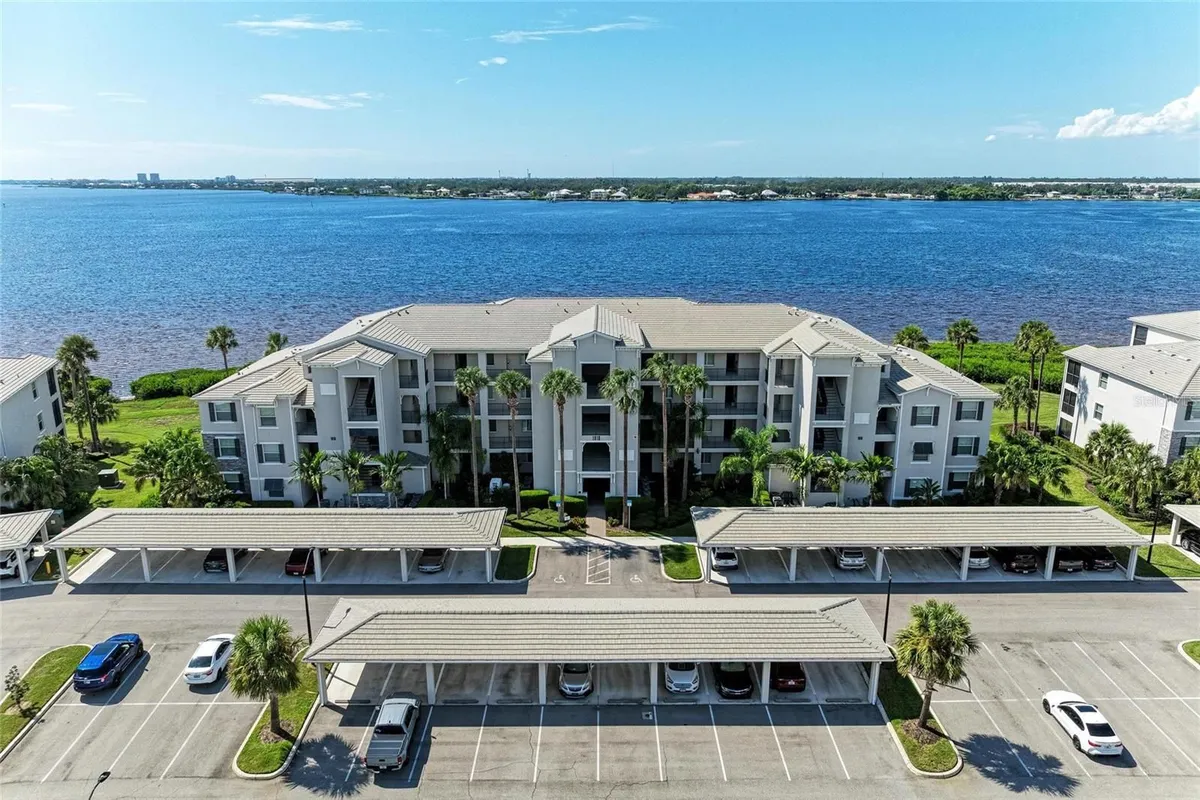 Property Slideshow image 1 of 61 | 1010 tidewater shores loop 304, Bradenton, FL, 34208