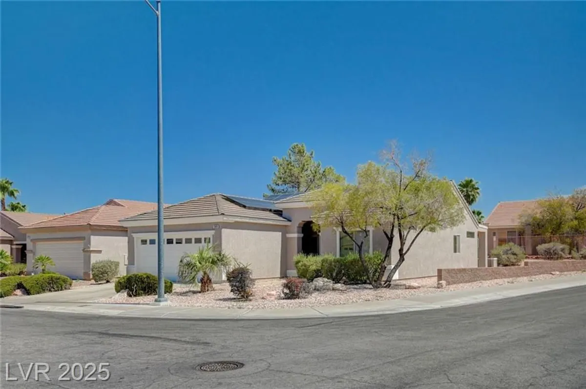 Property Slideshow image 1 of 60 | 580 carmel mesa dr, Henderson, NV, 89012