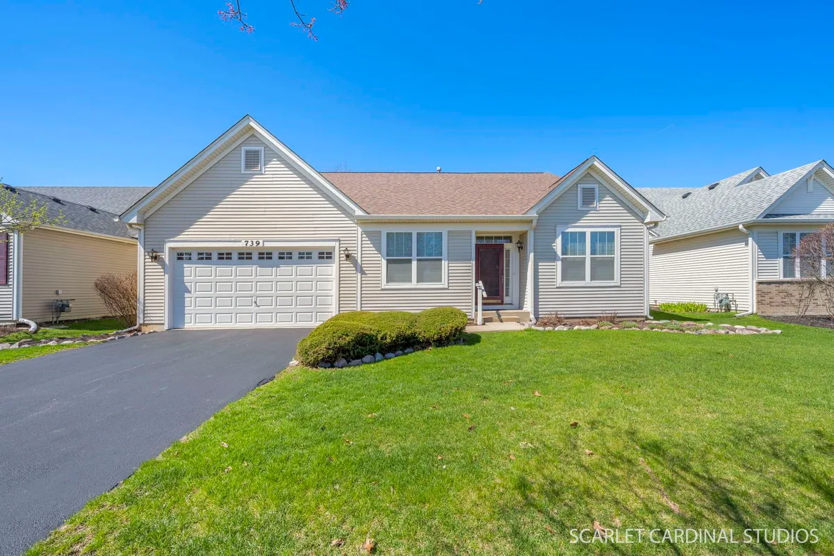 Property Slideshow image 1 of 21 | 739 bohannon cir, Oswego, IL, 60543
