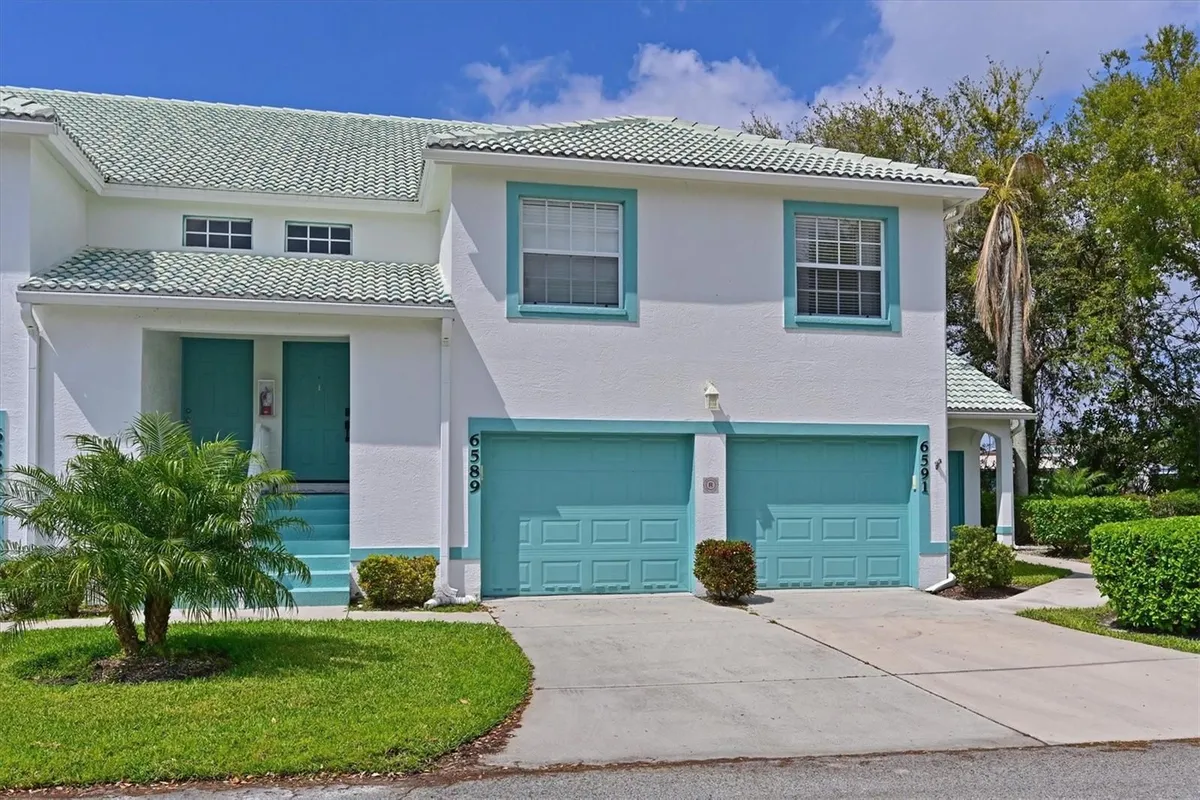 Property Slideshow image 1 of 15 | 6589 fairway gardens dr 202, Bradenton, FL, 34203