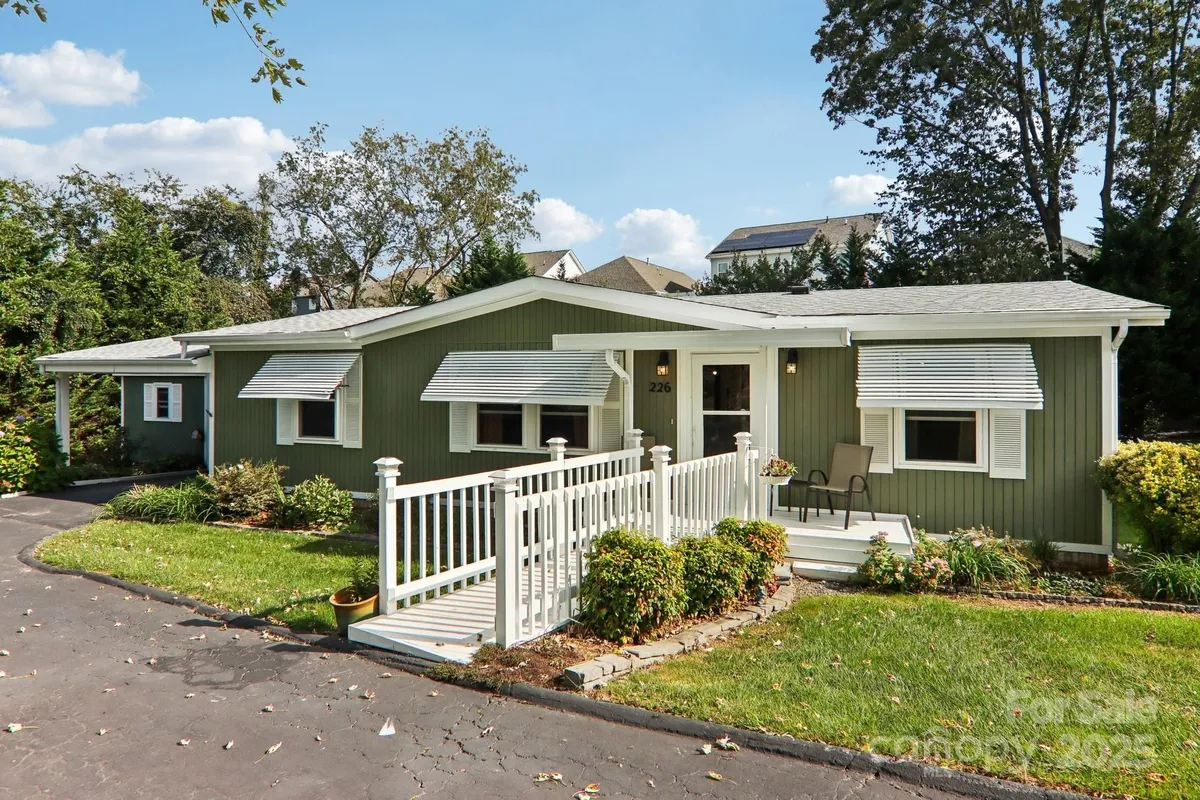 Property Slideshow image 1 of 47 | 226 cranbrook cir, Hendersonville, NC, 28792