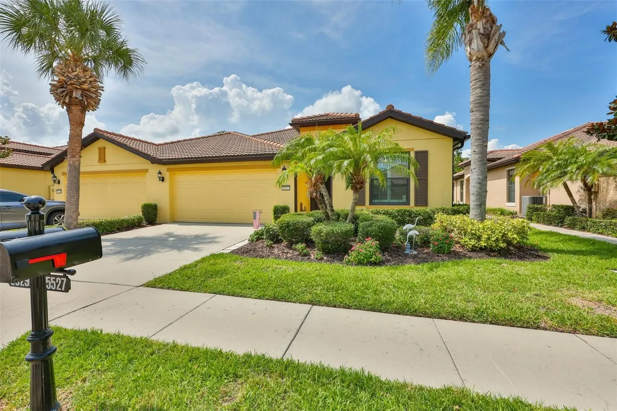Property Slideshow image 1 of 85 | 5527 sunset falls dr, Apollo Beach, FL, 33572