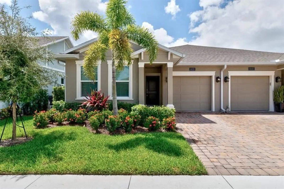 Property Slideshow image 1 of 36 | 6035 red maple mnr, Vero Beach, FL, 32966