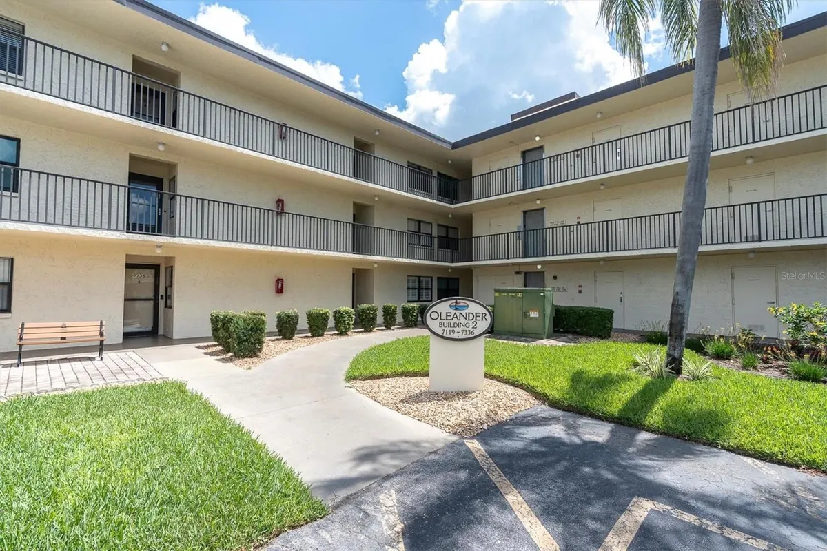 Property Slideshow image 1 of 33 | 11945 143rd st 7325, Largo, FL, 33774