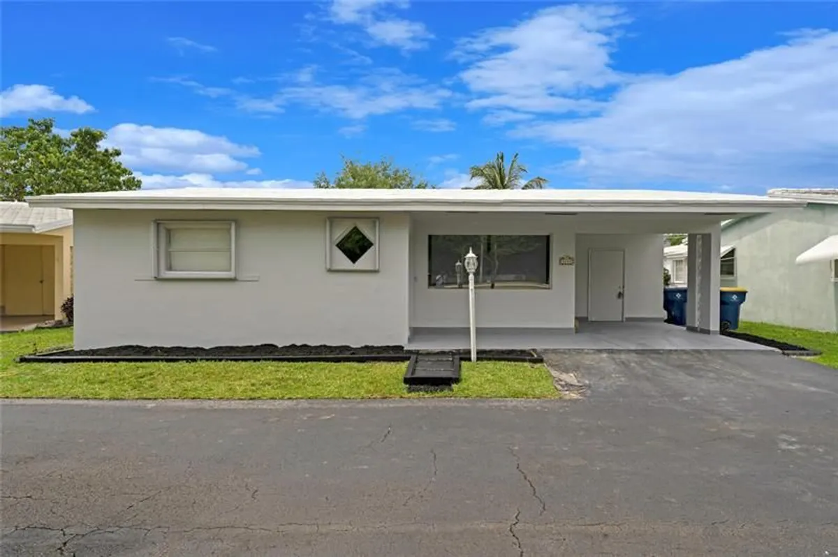 Property Slideshow image 1 of 14 | 3240 sheridan ln 117, Hollywood, FL, 33021