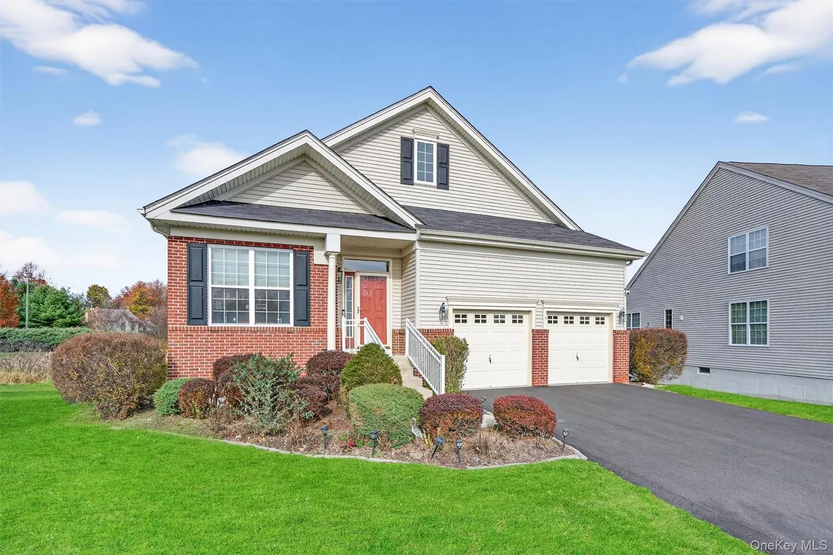 Property Slideshow image 1 of 42 | 24 juniper cir, Middletown, NY, 10940