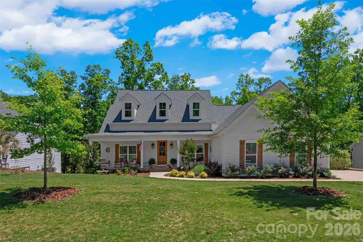 Property Slideshow image 1 of 48 | 662 sandbar pt, Lake Wylie, SC, 29710