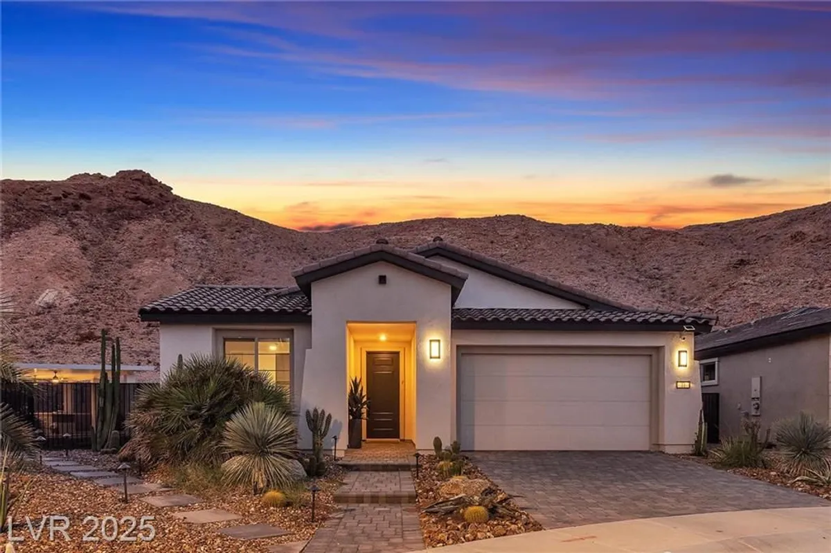 Property Slideshow image 1 of 76 | 11 acacia creek ct, Henderson, NV, 89011