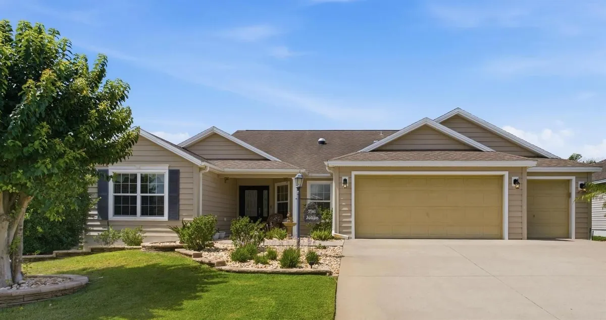 Property Slideshow image 1 of 48 | 796 aberdeen run, The Villages, FL, 32162