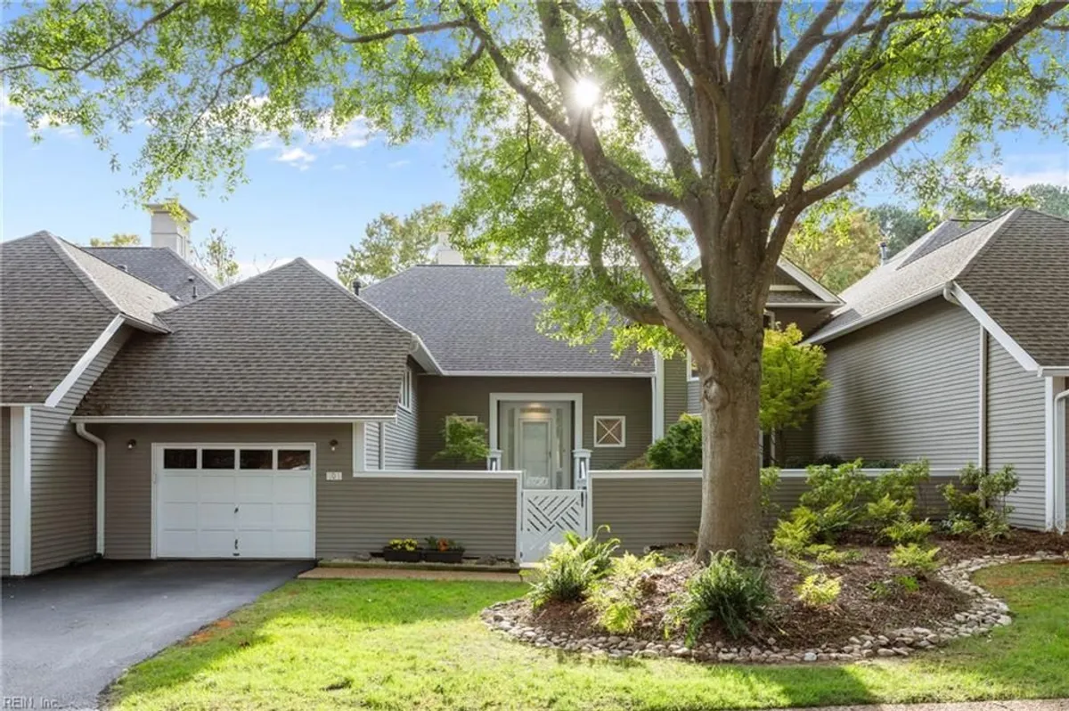 Property Slideshow image 1 of 39 | 101 moodys run, Williamsburg, VA, 23185