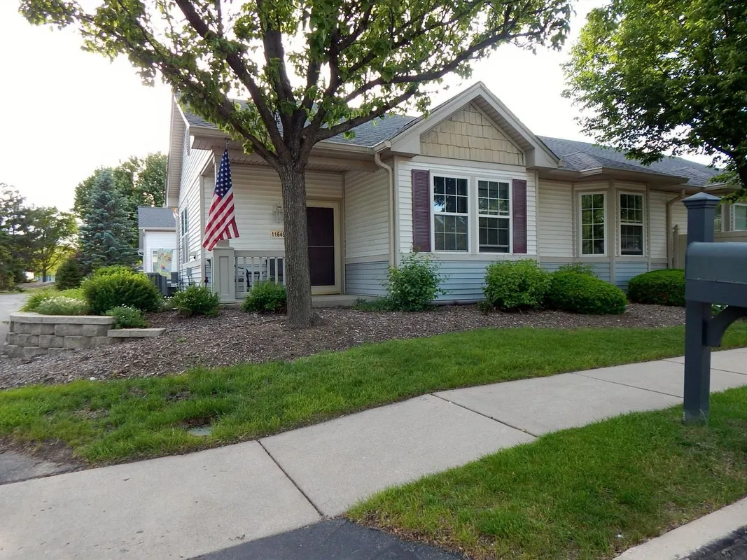 Property Slideshow image 1 of 16 | 11645 river terrace ln, Huntley, IL, 60142