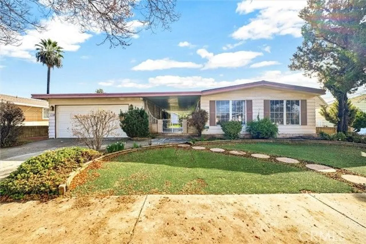 Property Slideshow image 1 of 33 | 1348 jasmine way, Hemet, CA, 92545