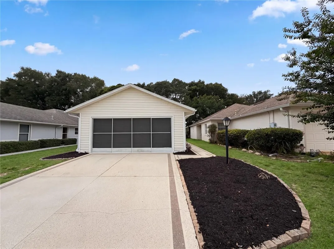 Property Slideshow image 1 of 26 | 5507 laver st, Leesburg, FL, 34748
