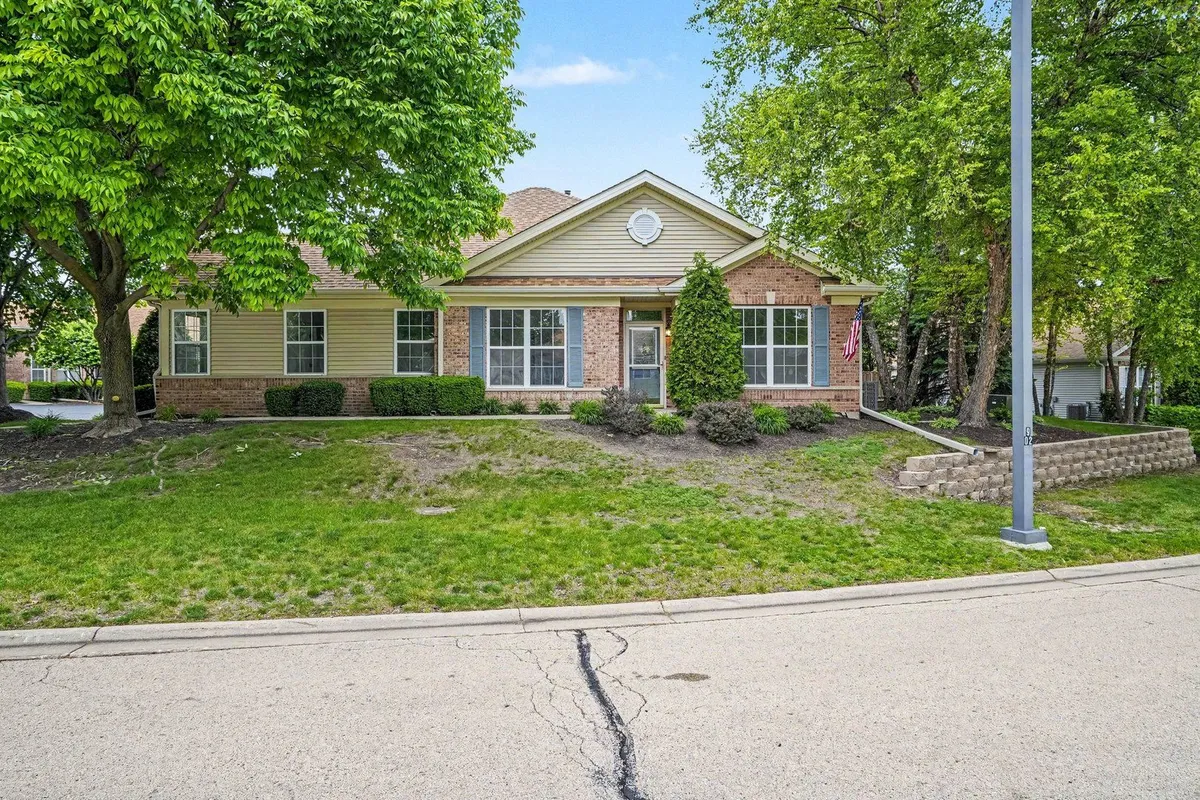 Property Slideshow image 1 of 25 | 21400 w juniper ln, Plainfield, IL, 60544
