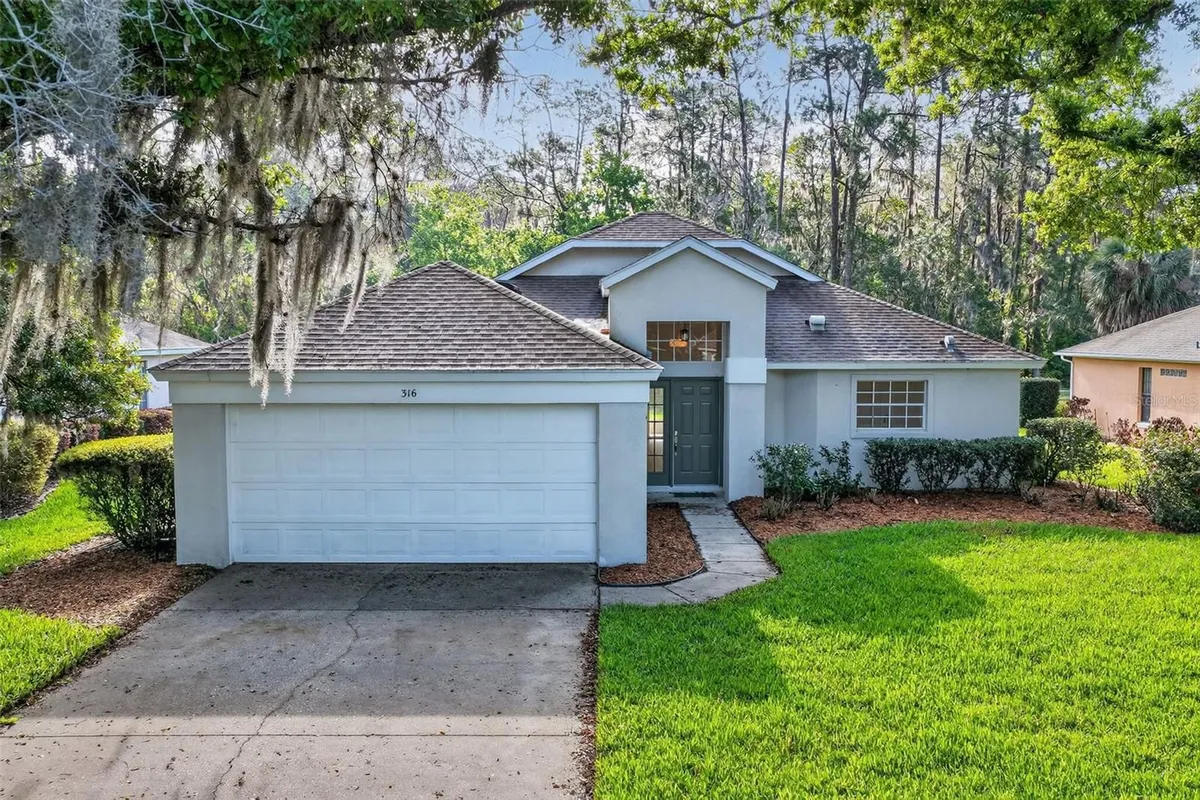 Property Slideshow image 1 of 22 | 316 baytree blvd, Tavares, FL, 32778