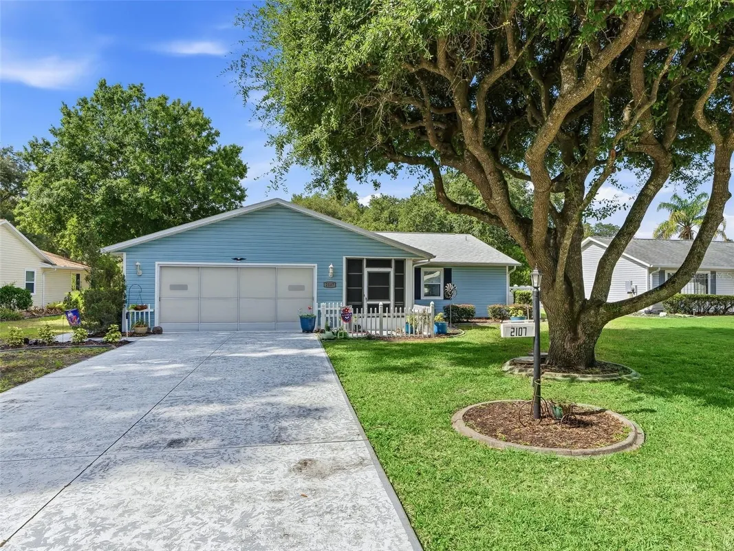 Property Slideshow image 1 of 51 | 2107 greenlaw ct, Leesburg, FL, 34788