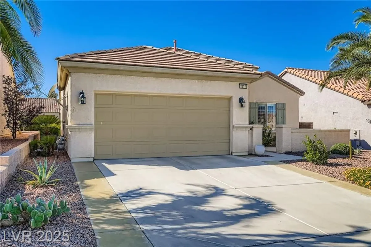 Property Slideshow image 1 of 24 | 2317 perrysburg dr, Henderson, NV, 89044