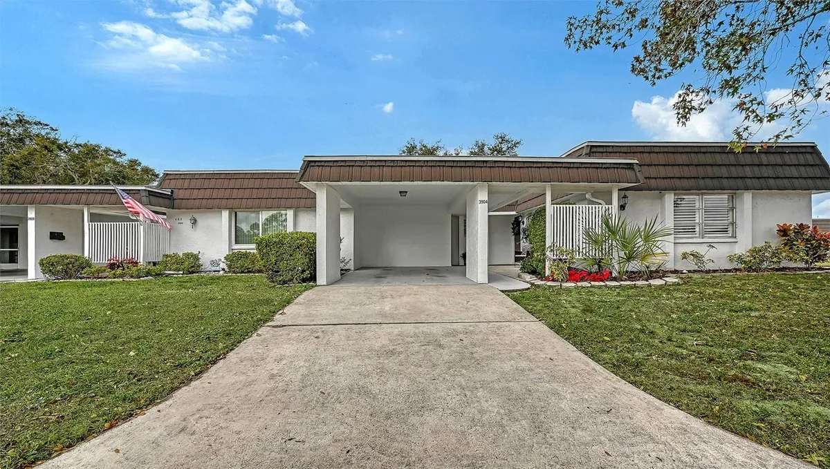 Property Slideshow image 1 of 30 | 3904 ashwood ln 64, Sarasota, FL, 34232