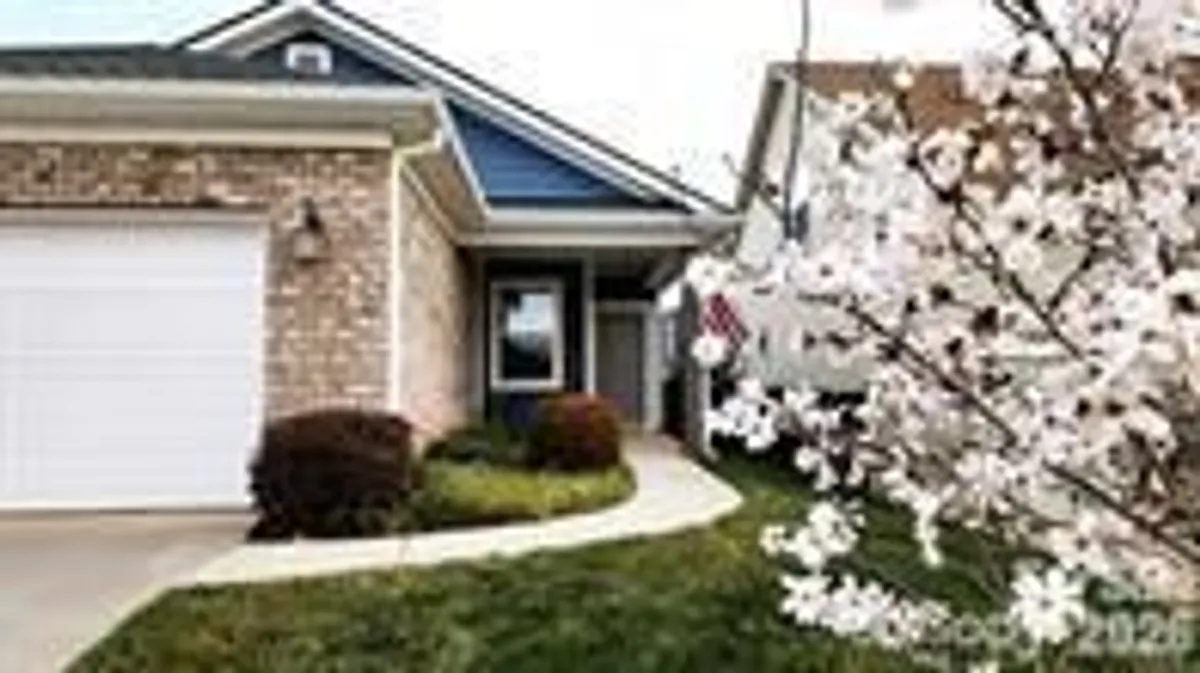 Property Slideshow image 1 of 25 | 6296 raven rock dr, Denver, NC, 28037