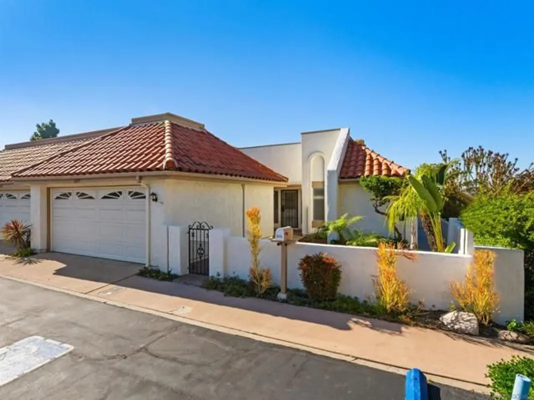 Property Slideshow image 1 of 31 | 3579 twilight ln, Oceanside, CA, 92056