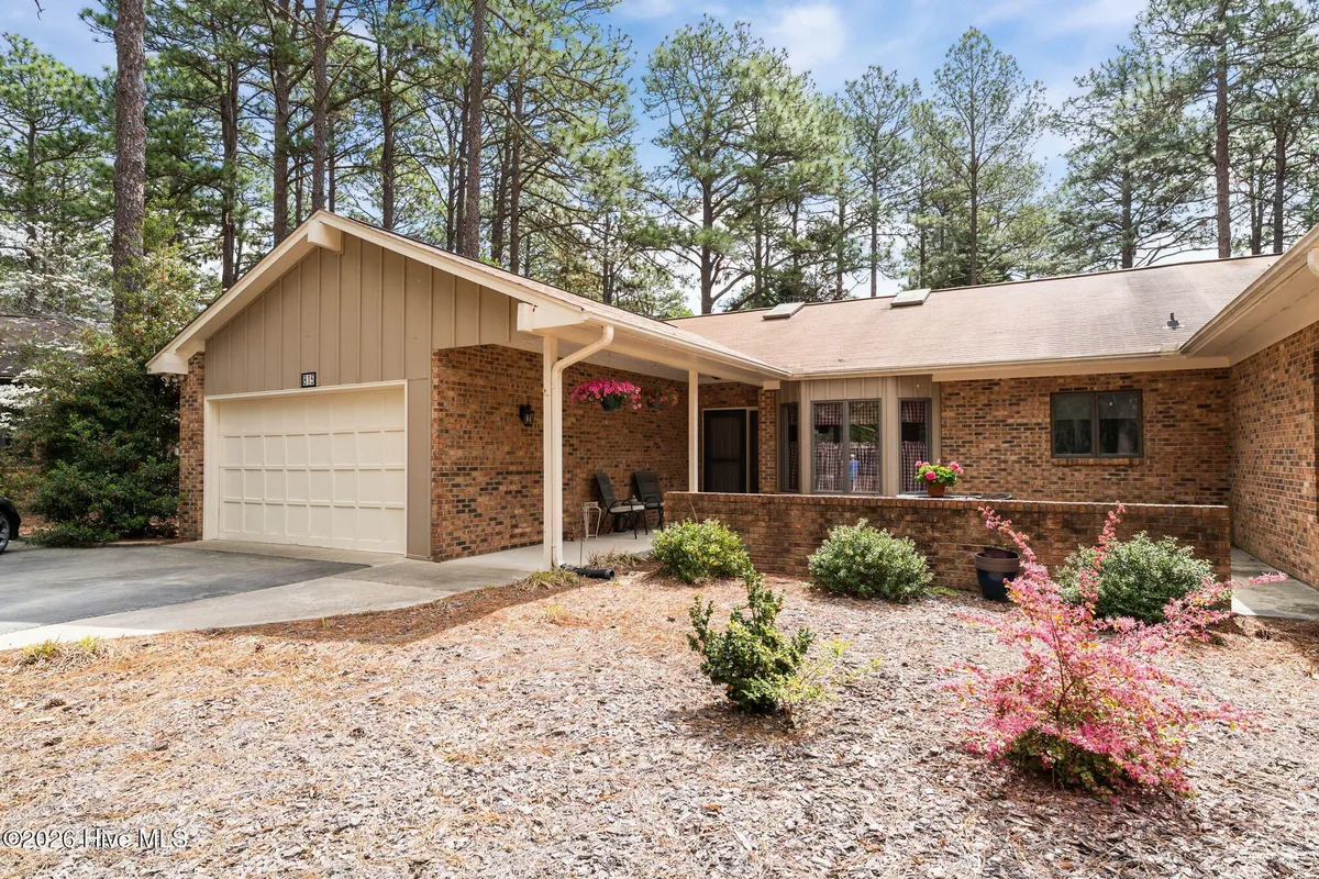 Property Slideshow image 1 of 35 | 815 myrtlewood ct, Southern Pines, NC, 28387