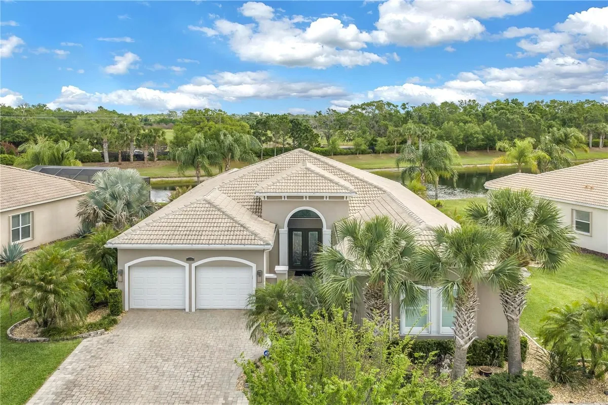 Property Slideshow image 1 of 56 | 15939 cape coral dr, Wimauma, FL, 33598